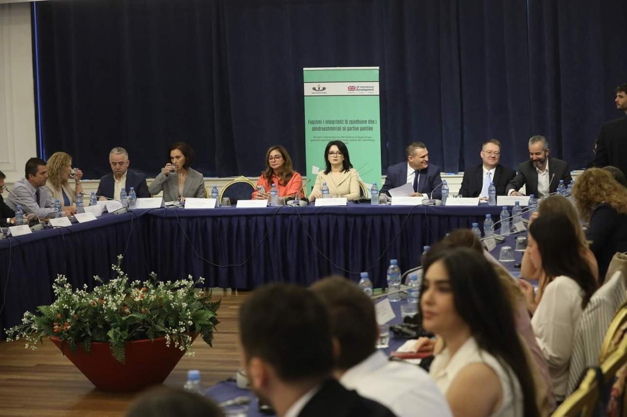 Komiteti Shqiptar I Helsinkit Zhvillon Tryezën E Diskutimit  “Përtej Monitorimi…